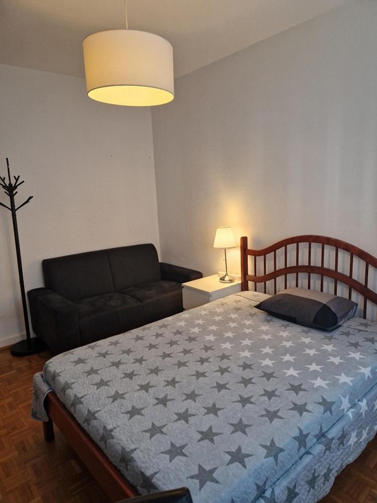 Room In Shared Apartment Женева Екстер'єр фото