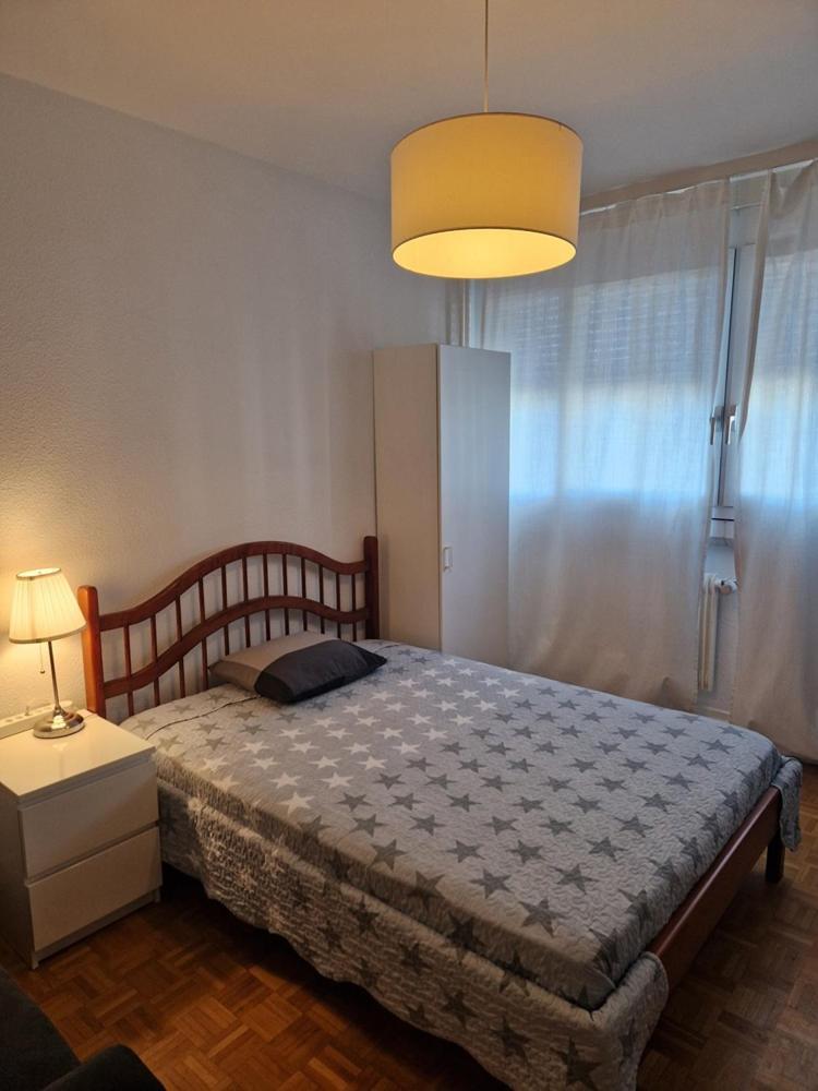 Room In Shared Apartment Женева Екстер'єр фото
